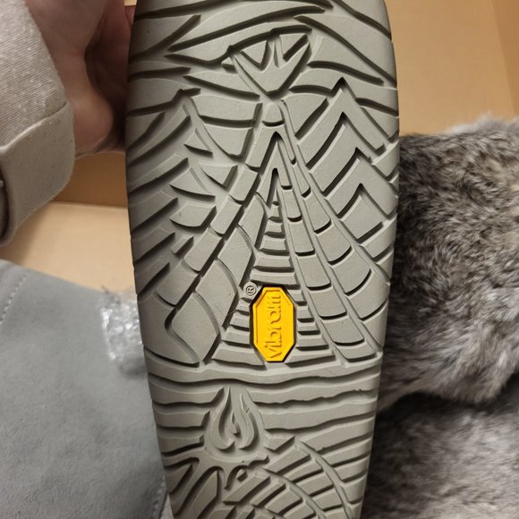 Manitobah Mukluks - Picture 3 of 3